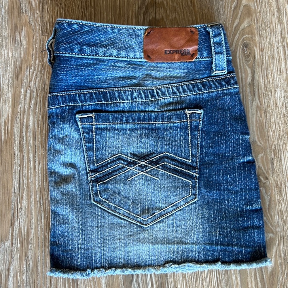 Denim skirt, Blue jean skirt